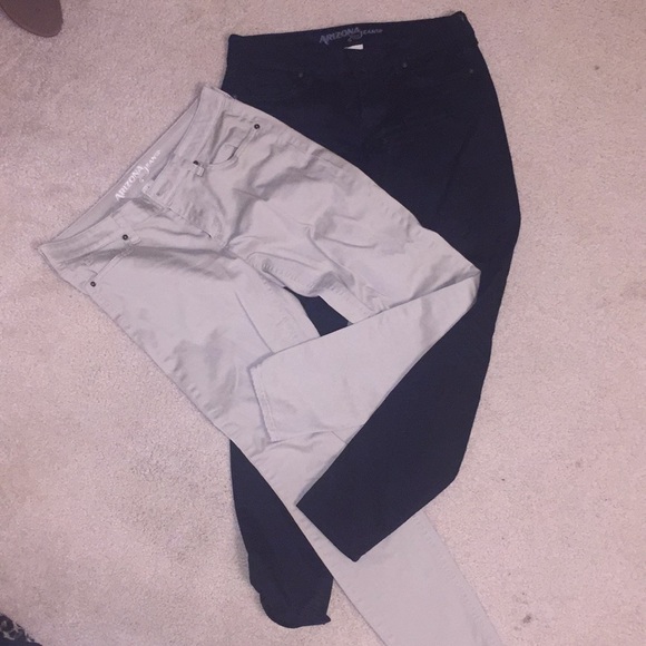 Pants - Skinny khaki pant. Black and Tan . Size 5